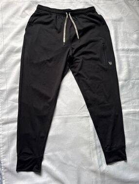 Vuori Sunday Performance Joggers Men’s Size M Black  Athletic Training Pants